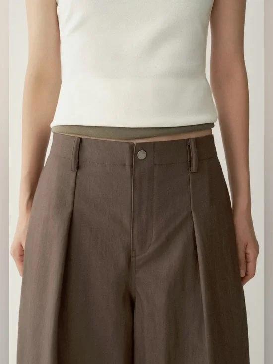 Insisfemme Coated Cropped Pants in Earth Brown - Picture 5 of 8